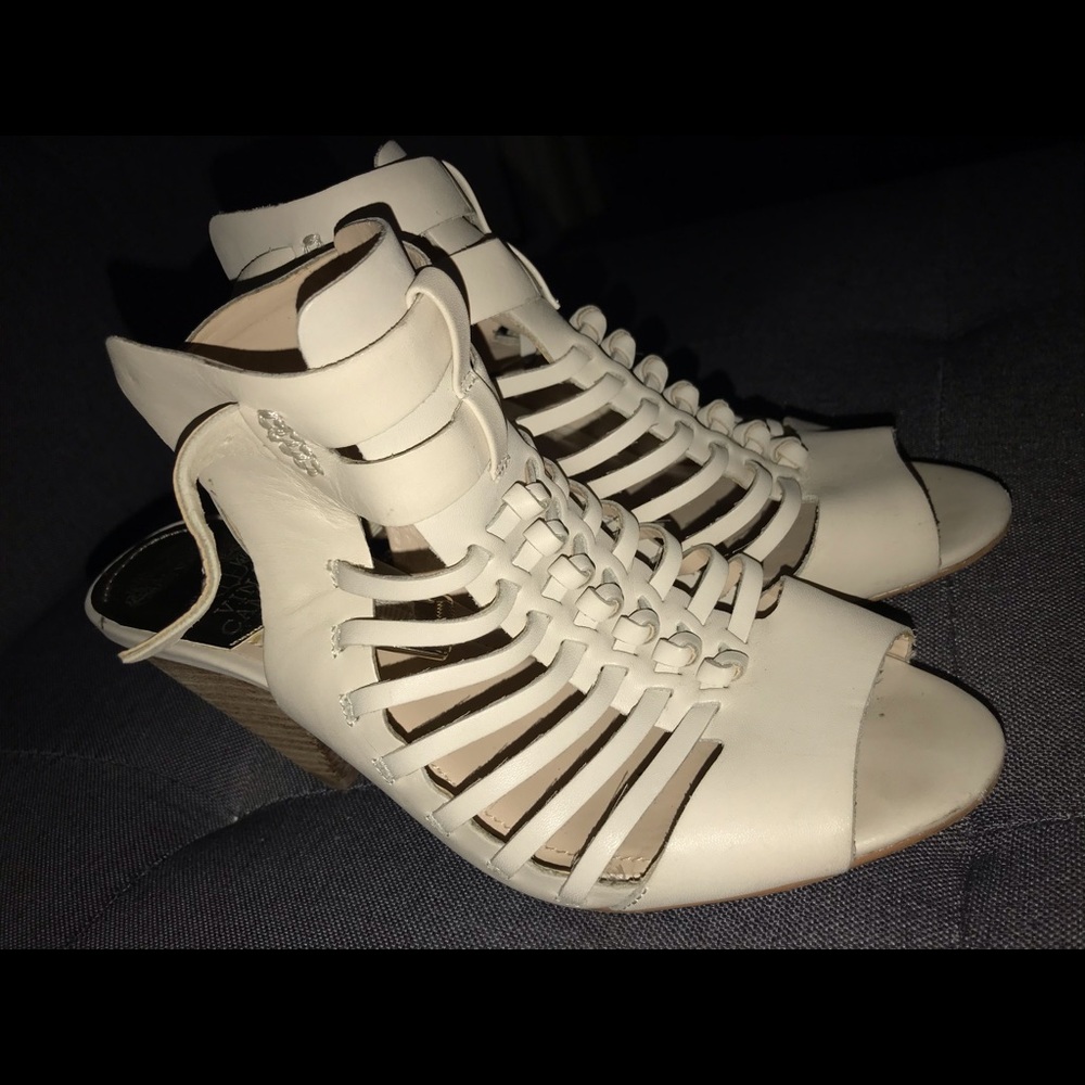 Blowout Sale🎈Vince Camuto Heels with strap!!